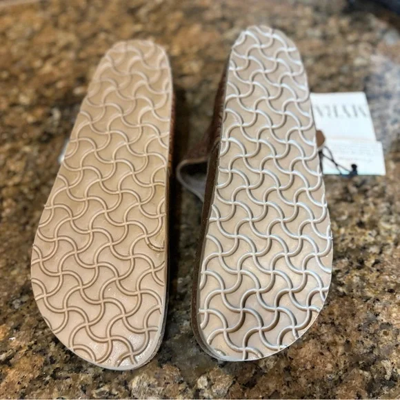 135. Myra Bag Tan Embossed Leather Sandals, Size 11, NWT - Picture 8 of 9